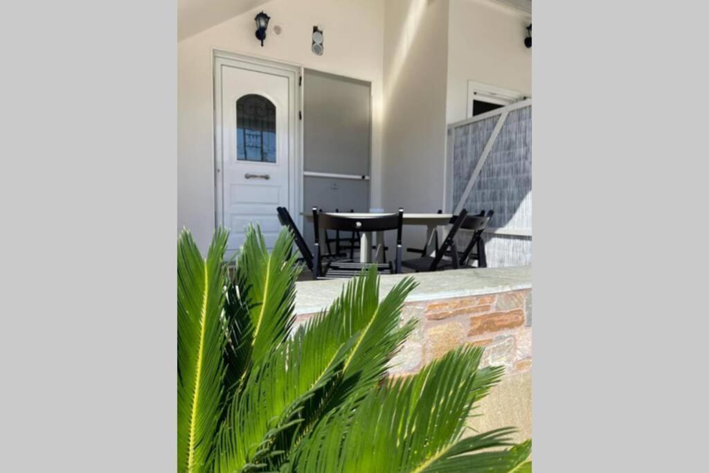 Panos Rooms Modern 3-Bedroom Apartment Andros Town Exterior photo